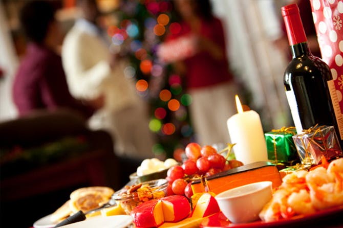 10 Clever Ways to Save Big on Your Holiday Party