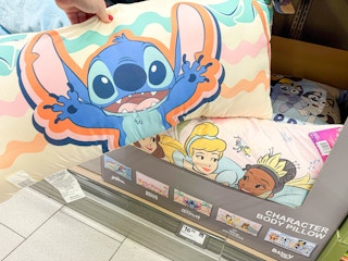 aldi-disney-pillow