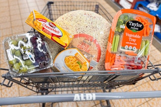 aldi-weekly-deals-012826-pizza-cheese-melt-mac-and-cheese-grapes-vegteable-tray