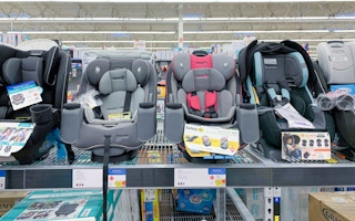 safety 1st car seats in walmart store