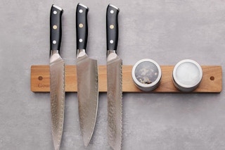 knives on a magnetic knife holder