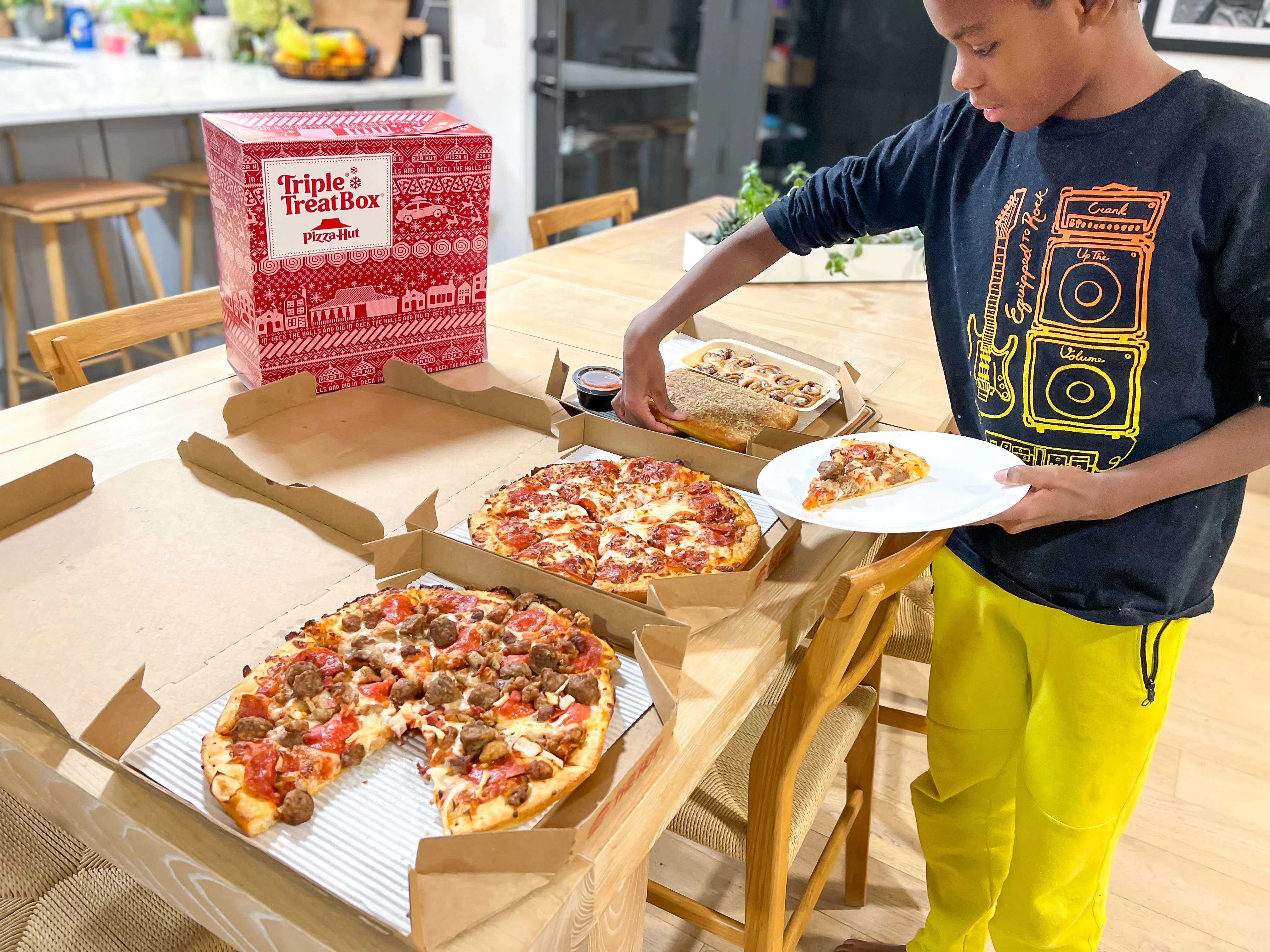 Pizza Hut Triple Treat Box is Back! So What's the Big Deal? (We'll Tell