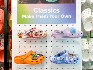 crocs clogs in store 2023 18 1674161672 1674161672