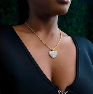 untilgone-18k-white-gold-heart-neclace-jan-2023