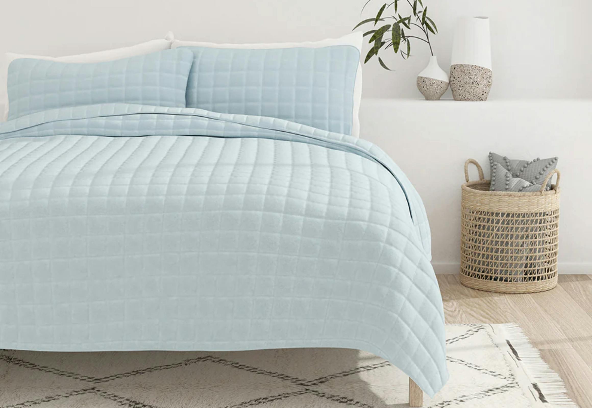 Linens & Hutch Quilt Sets