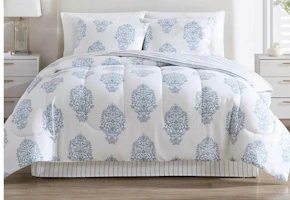 Hallmart Collectibles Bed-in-a-Bag Set