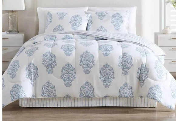 Hallmart Collectibles Bed-in-a-Bag Set