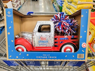 decorative pre-lit 4th of July truck