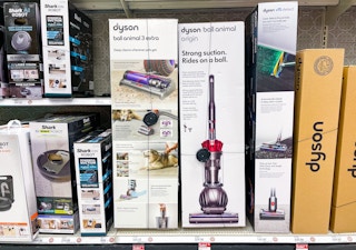 dyson-ball-black-friday-target-2022-2-1667752332-1667752332-scaled-e1701715533251.jpg