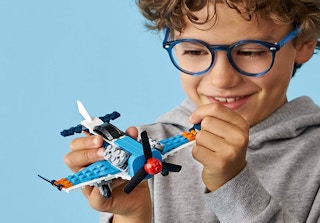 Amazon-lego-propeller-plane-building-set
