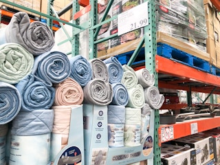 costco sutton place cooling throw blanket apr 2023 1681235326 1681235326