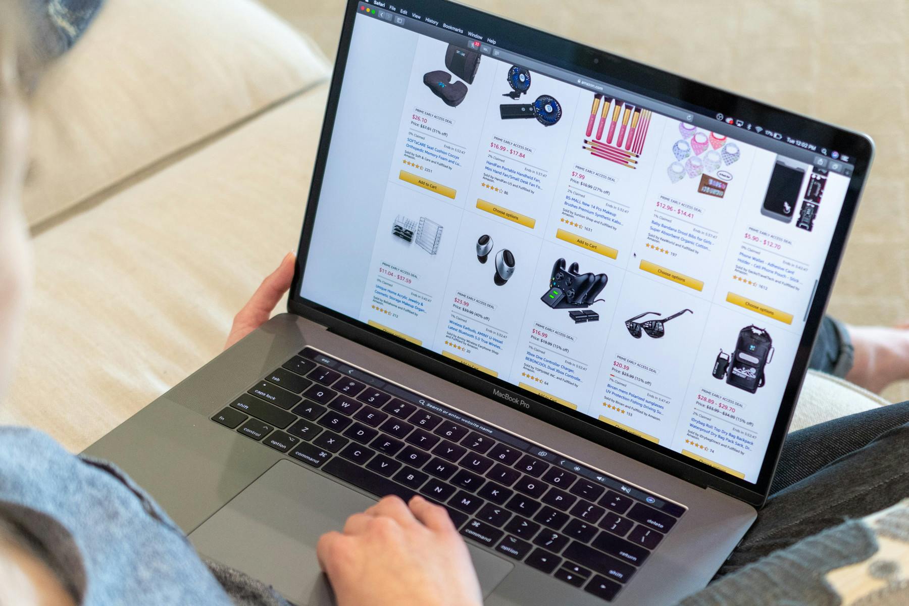 12 Tips to Score Amazon Lightning Deals in a Flash