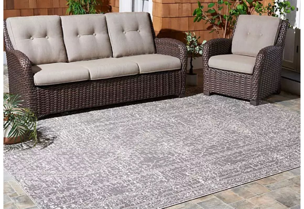 Safavieh Outdoor Rug