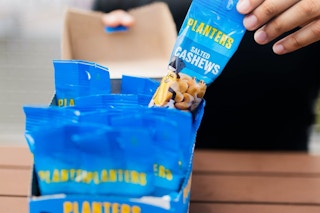 PLANTERS Salted Cashews
