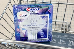 crest 3d white gift set in a cart