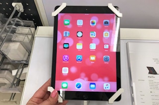 apple-ipad-sale-MO310