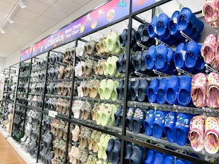 crocs clogs in store 2023 15 1674161641 1674161641