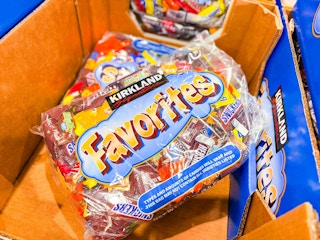 costco-kirkland-signature-halloween-favorites-candy