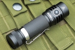B0DCB2P32H Flashlight waterproof LED magnet camping rechargeable