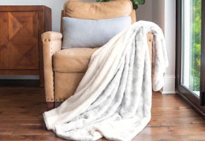 Linens & Hutch Throw Blanket