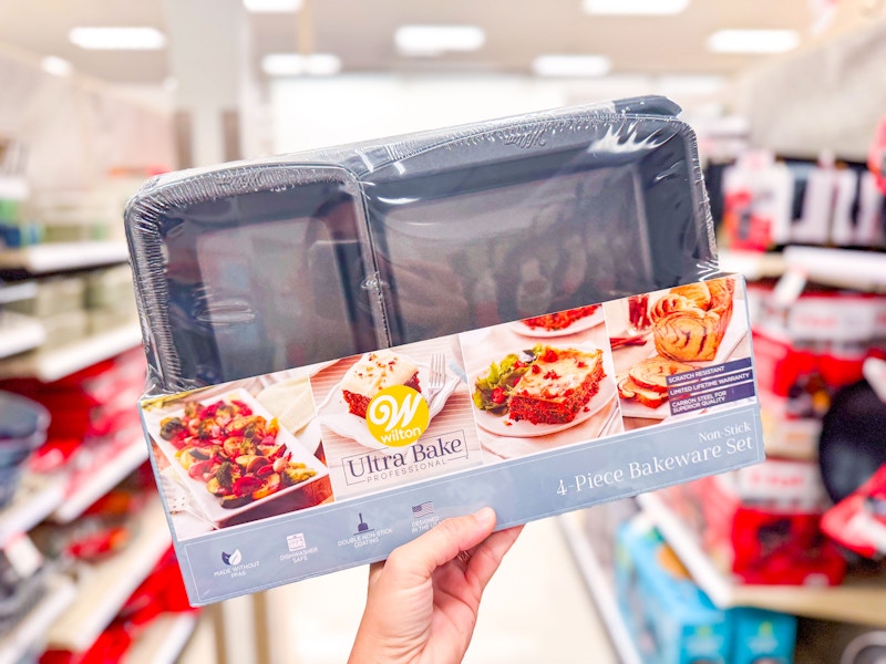 wilton-4pc-bakeware-set-target3