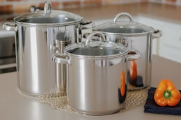 This Sedona Kitchen Stockpot Set Is $40 at Macy's card image