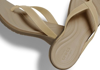 crocs womens sandals 120121e 1638375763 1638375763