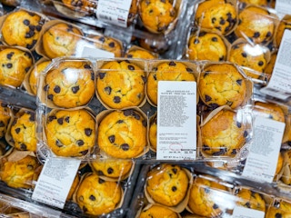 costco-vanilla-chocolate-chip-muffin-2