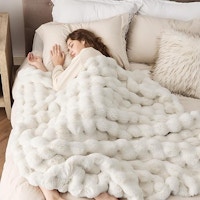 Bedsure Throw Blanket