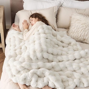 Bedsure Throw Blanket
