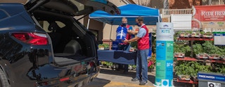 Lowes employees giving away 2021 spring fest garden-to-go free kits