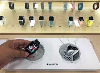 best buy apple iwatch series 3 726 2 1532624959