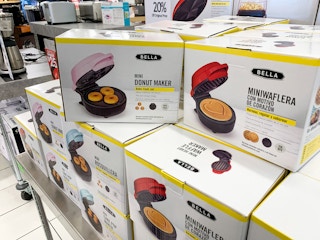 macys black friday bella mini waffle maker donut maker cake pop maker 2020 13 1605737313 1605737313