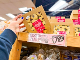 trader-joes-valentine-13