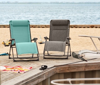 kohls-sonoma-ultimate-oversized-antigravity-chair-2020-stock-image