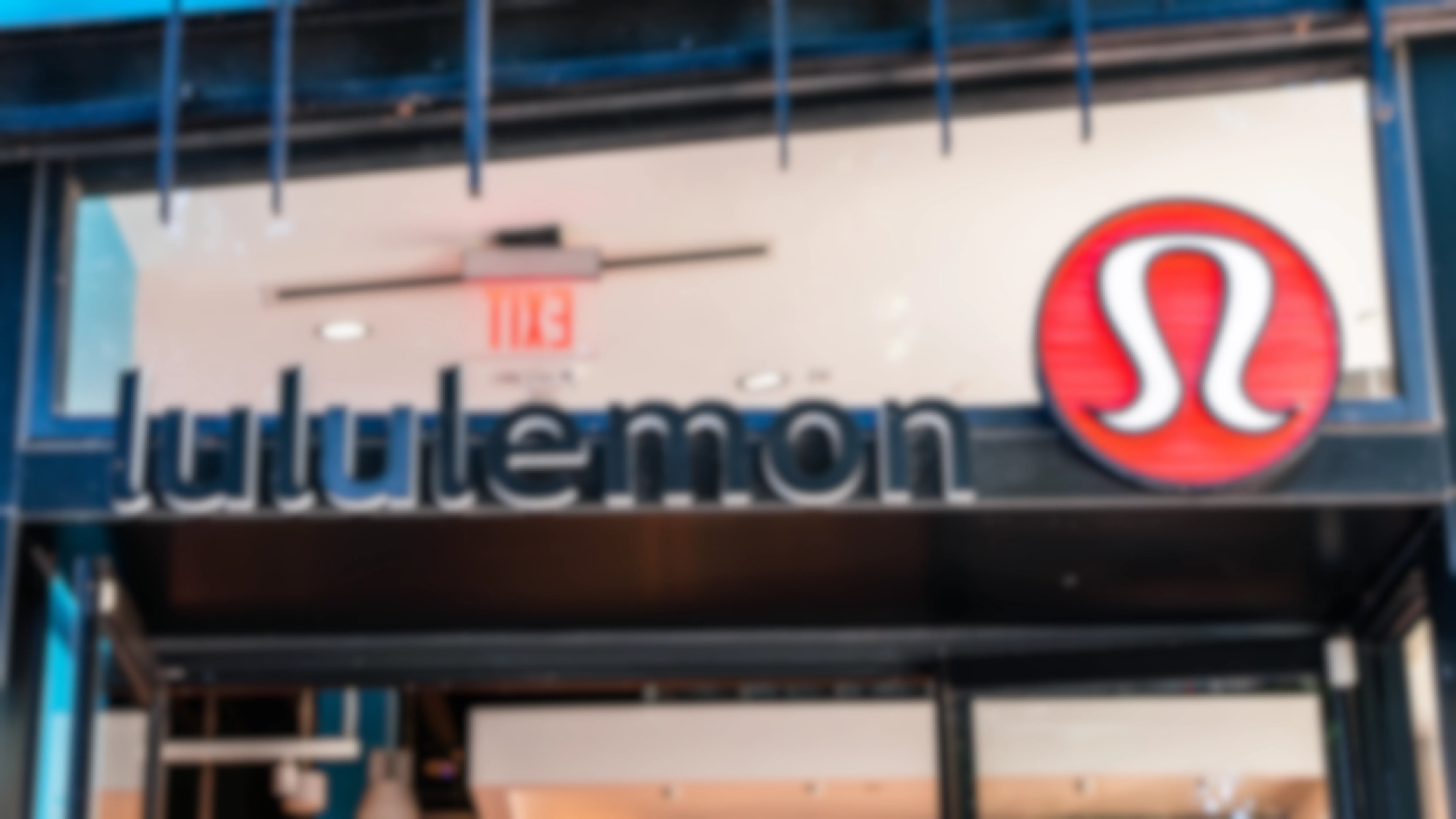 Nordstrom, lululemon, J.Crew Slash Prices as Sales Decline