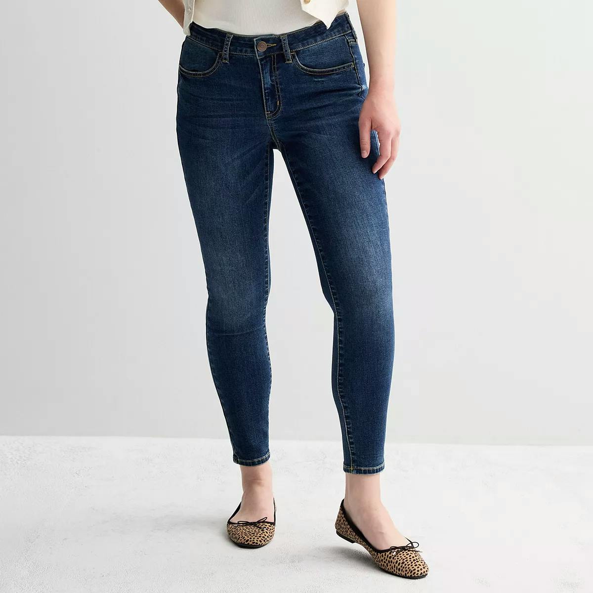 Juniors' Low-Rise Jeggings