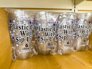 dollar tree plastic sups with sip lids 2