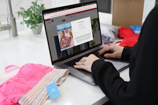 cupshe-online-swimsuit-shipping-laptop-kcl-model-5