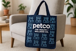 Petco Deal: $15 Off $49+ Order for New Customers card image