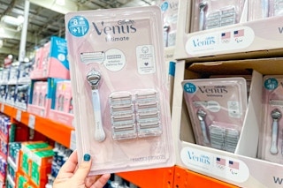costco Gillette Venus Female Intimate Grooming Razor 8 ct handheld