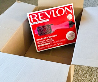 amazon revlon one step 6 1614972204 1614972204 750x629 1627564804 1627564804