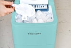 a countertop ice maker