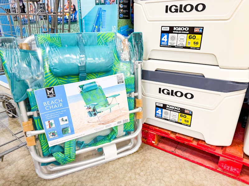 sams-club-igloo-cooler-and-beach-chair