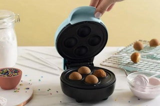 lifestyle image of a bella mini treat maker