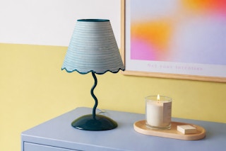 Target-Room-Essentials-table-lamp-1
