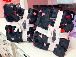 victorias secret short cozy robe in stores 2023 2 1675963438 1675963438