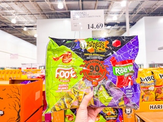 costco halloween-fruit-by-the-foot-gushers-fruit-roll-ups