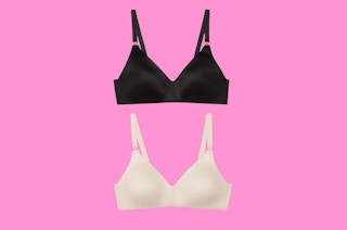 2-pack bra set on a pink backgrouond