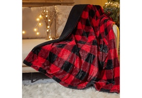 Dearfoams Sherpa Throw Blanket